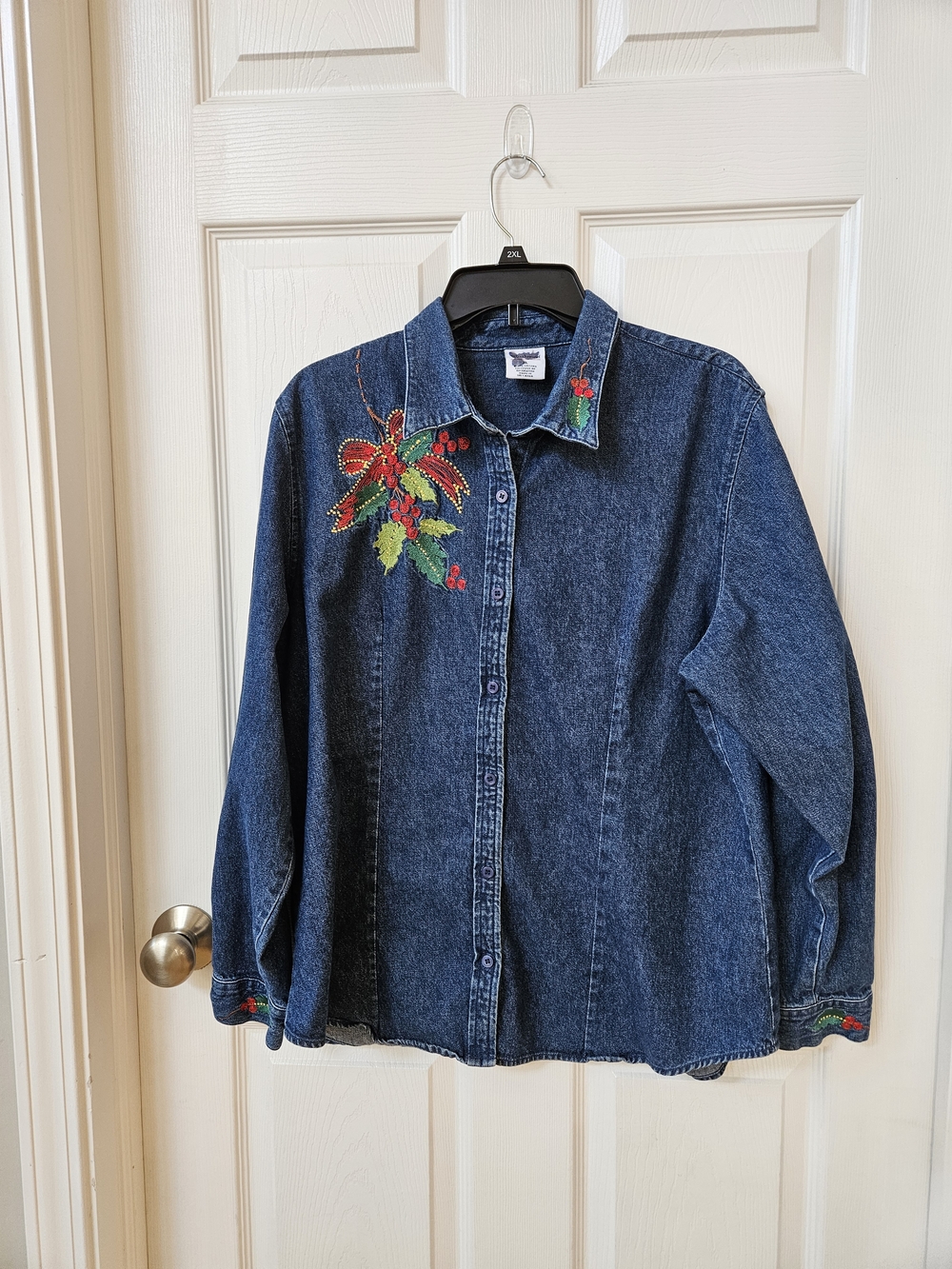 Westbound Embroidered Christmas Denim Shirt XL Holly Berry Holiday Button Front